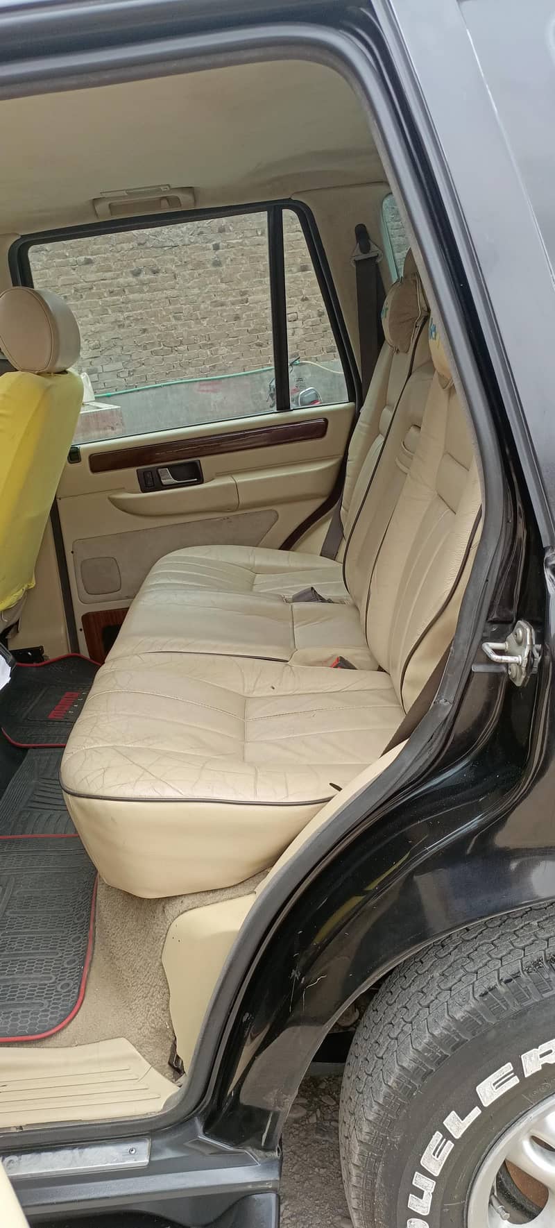 B2B Range Rover 2000,Exchange Possible, read add 10