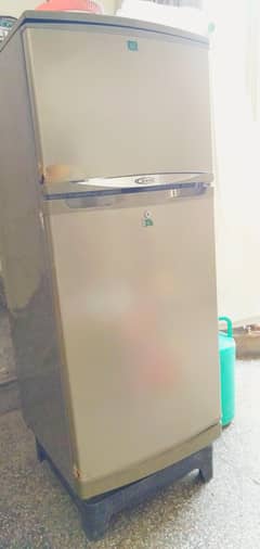 well condition fridge for commercial or domestic use