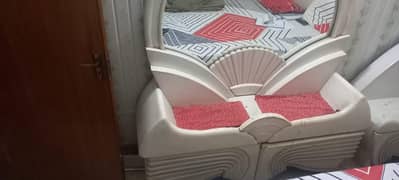 dressing table