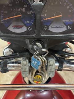 Honda 125 Red Colour