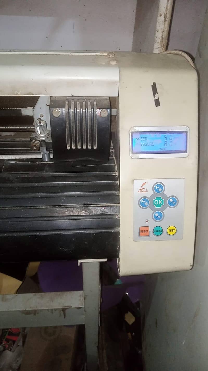Plotter Number Plate with Computer 1
