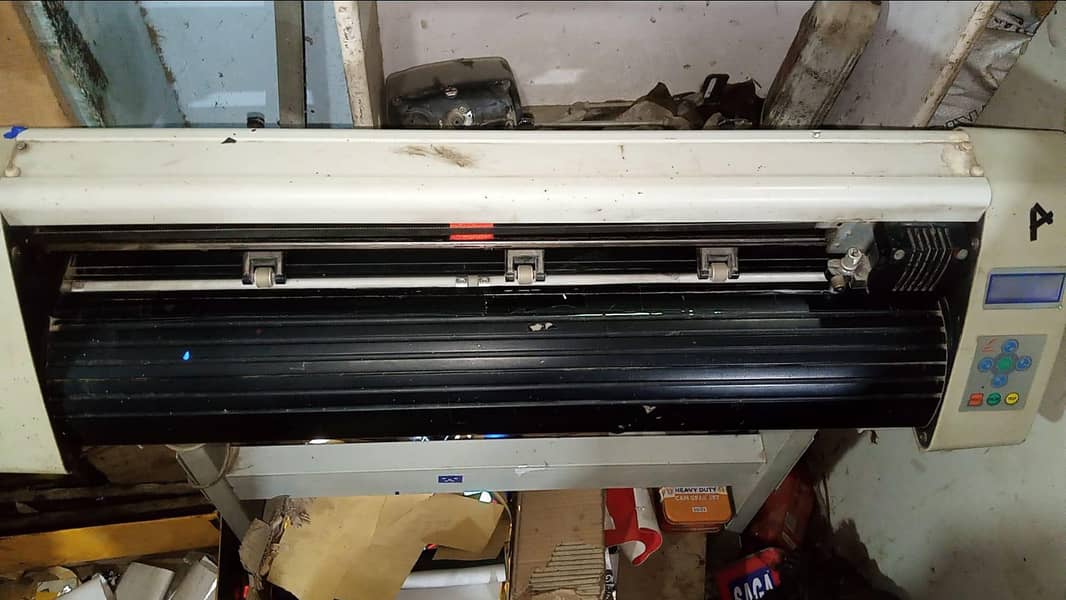 Plotter Number Plate with Computer 3