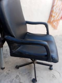 two office chair computer and Executive 8/10