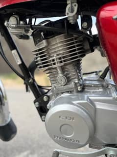 I am selling my Honda 125 only one month use