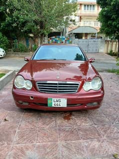 I am selling Mercedes c180 2002 model