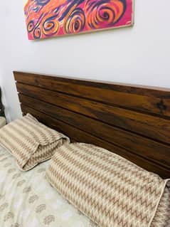 King size bed in excellent condition
