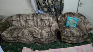 7 Seater Old Design Fair Condition