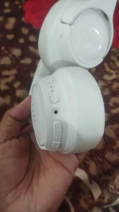 700nC Original Jbl Bluetooth available just 10% use h saaf condition