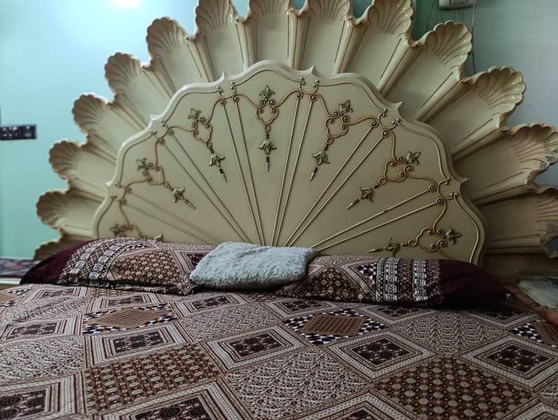 BED SET IN EXCELLENT CONDITION!!! 1