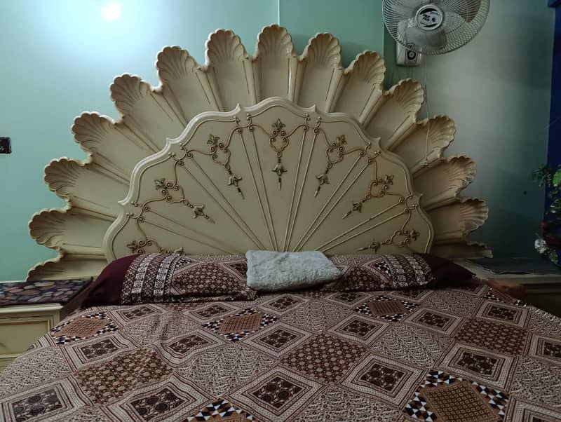 BED SET IN EXCELLENT CONDITION!!! 2