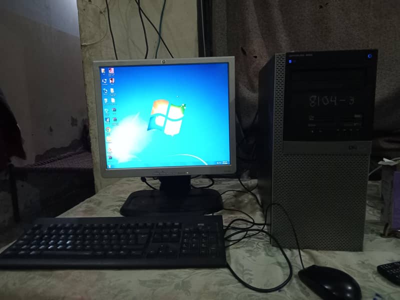 dell cpu core 2 duo with lcd keyboard mouse 10/10 condition 2gb /250 0