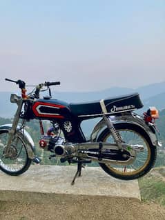 BILKUl NEW HA 1PASA kA KAM NAHI HA BIKE MA