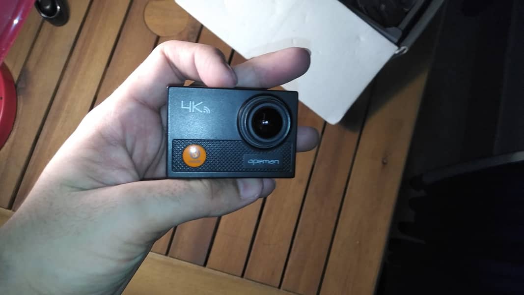 APEMAN A77 4K WATER-PROOF ACTION CAMERA IN 10/10 CONDITION WITH BOX 0