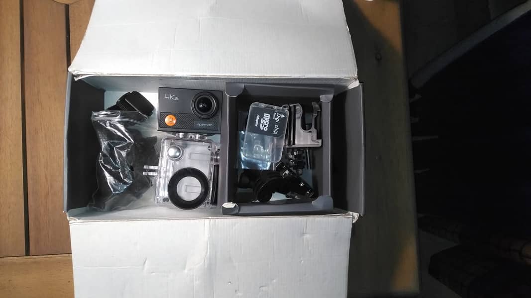 APEMAN A77 4K WATER-PROOF ACTION CAMERA IN 10/10 CONDITION WITH BOX 9