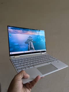 HP SPECTRE 10TH GEN i7 16GB 512GB