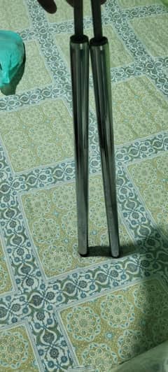CD 70 front shoks original he khol kr rakhy huwy he
