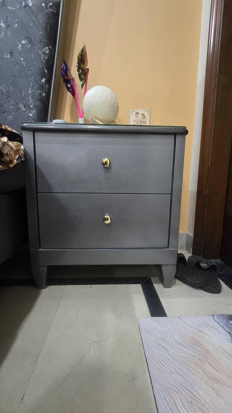 Bed Set with Side Tables and Dressing 2