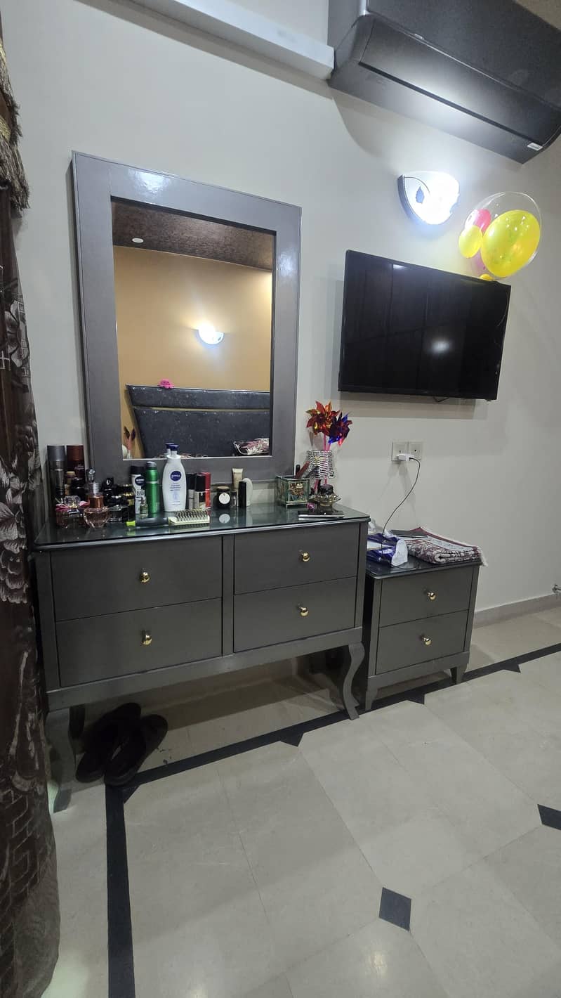 Bed Set with Side Tables and Dressing 3