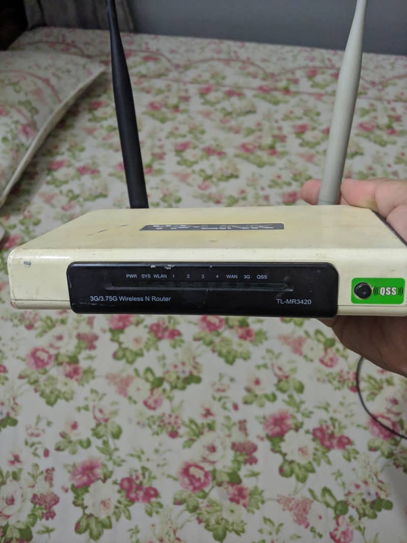 Huawei optical fiber Router and TP Link simple Wifi Router available 6