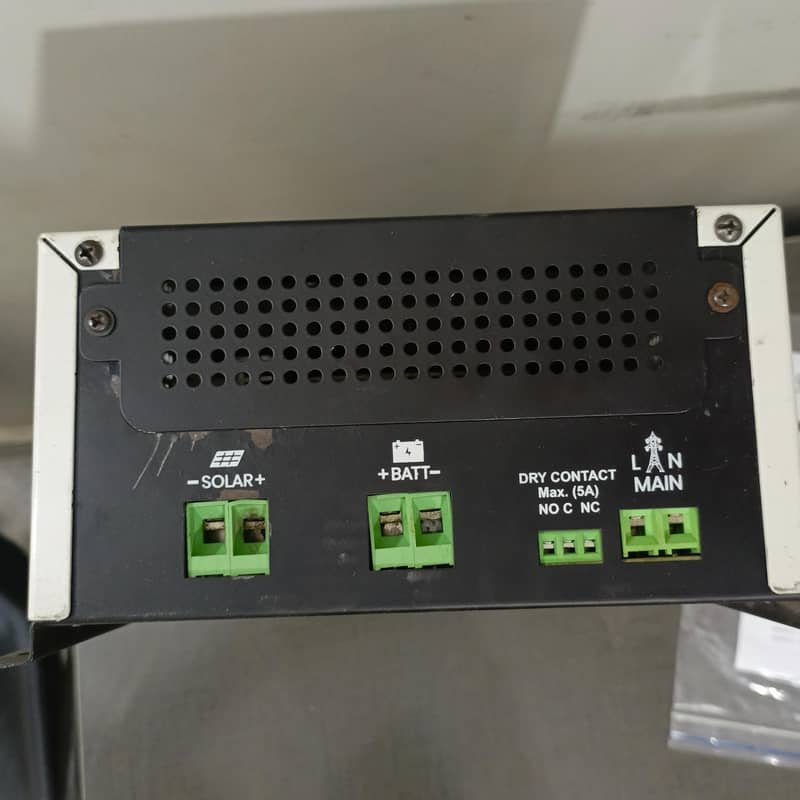Simtek MPPT Plus Hybrid Solar Charge Controller 100Amp 5