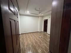 2 bedrooms unfurnished apartment available for rent In e11/4