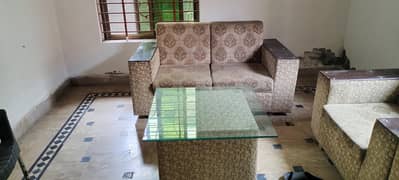 urgent sale 6 seater sofas set with table