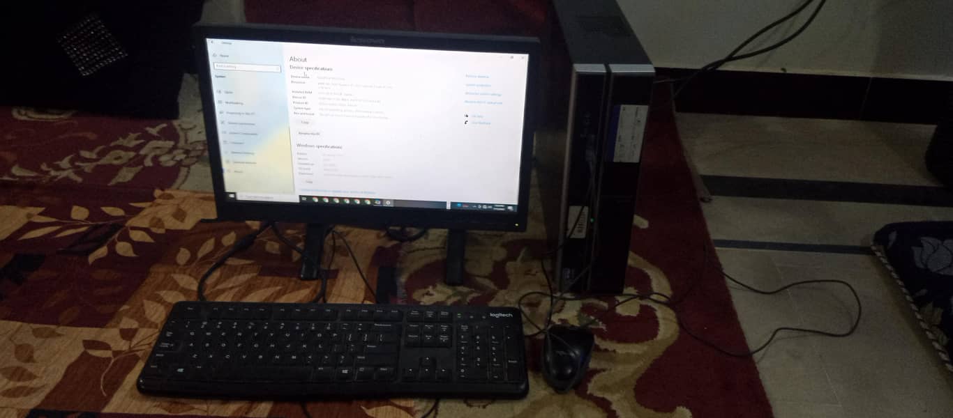 Monitor, CPU, keyboard, mouse 2