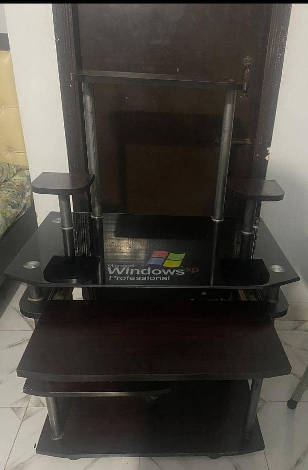 Windows computer table 0