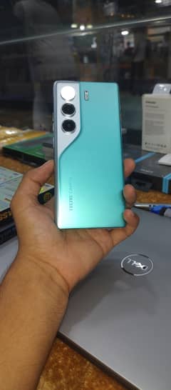 Tecno Camon 40 pro (8)256