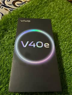 I am selling my Brand New Vivo V40E (8/256)
