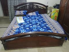 FULL  SIZE BED