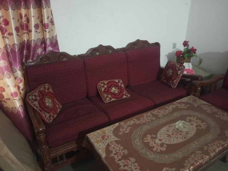 Sofa set with table 0