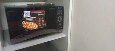 microwave oven