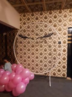 Round mesh wire backdrop frame