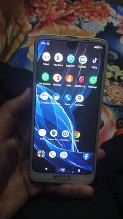 Aquos r2