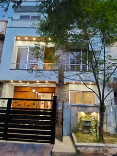 25x40 double story house for rent