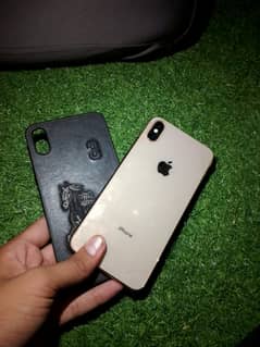 iphone xs max golden colour