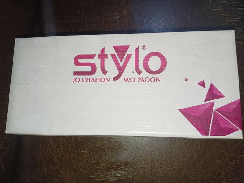 Stylo original pumpy, once worn , comes in box 1