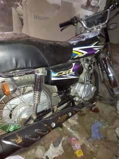 Honda 125 location Model town
