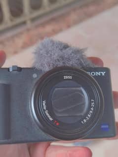 Sony ZV1 4k shooting (with box and extra batteries)