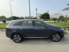 Pick and drop services in lahore