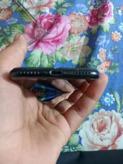 I phone se factory un lock