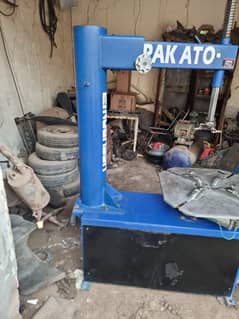 Tyre changer machine
