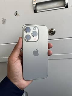 Iphone 15 pro Natural color