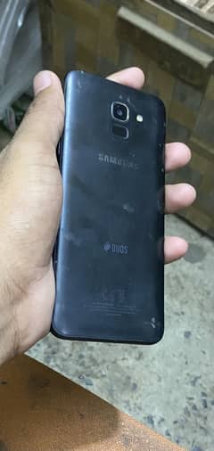Samsung J6 3gb ram 32 gb storage