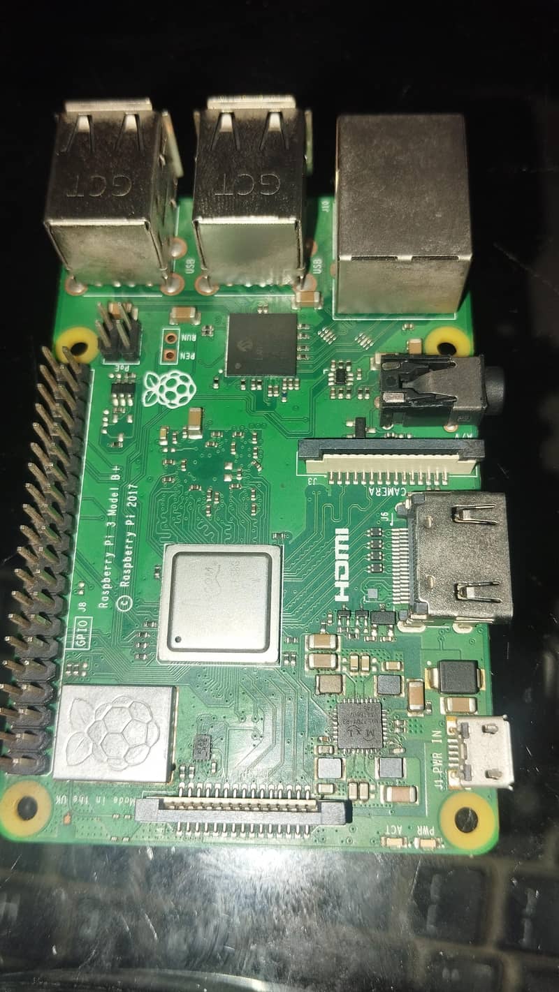 raspberry pi 3 B+ with Case 4