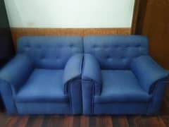 Good Condition Sofa Set Single Seater