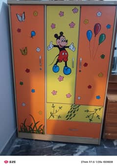 kids wardrobe