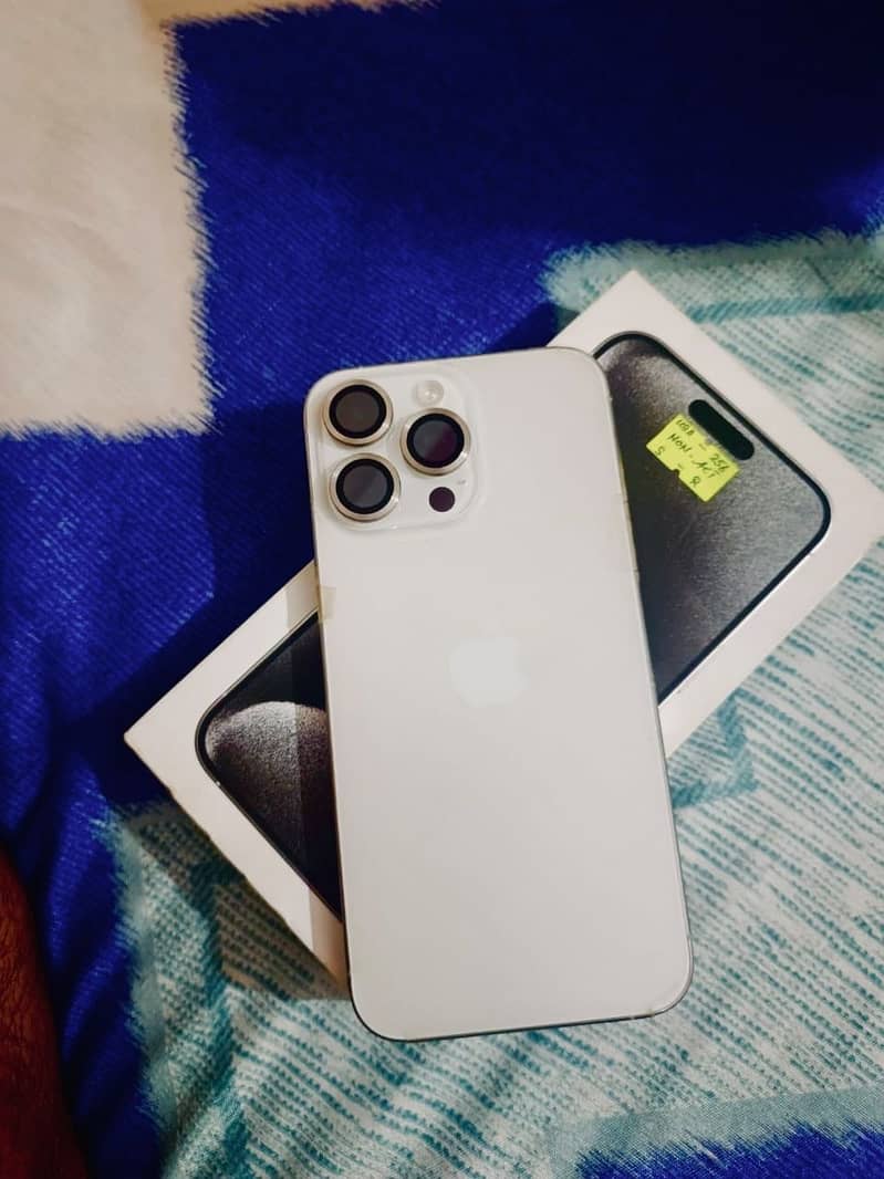 iPhone 15 pro max jv 10/10 condition no single scratch 0