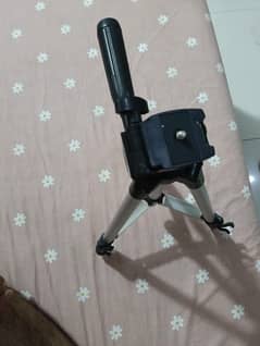 camera stand in low price DSLR tripod like new